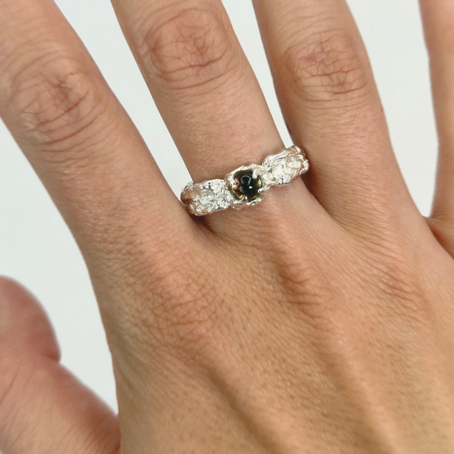 QUARTZ RING