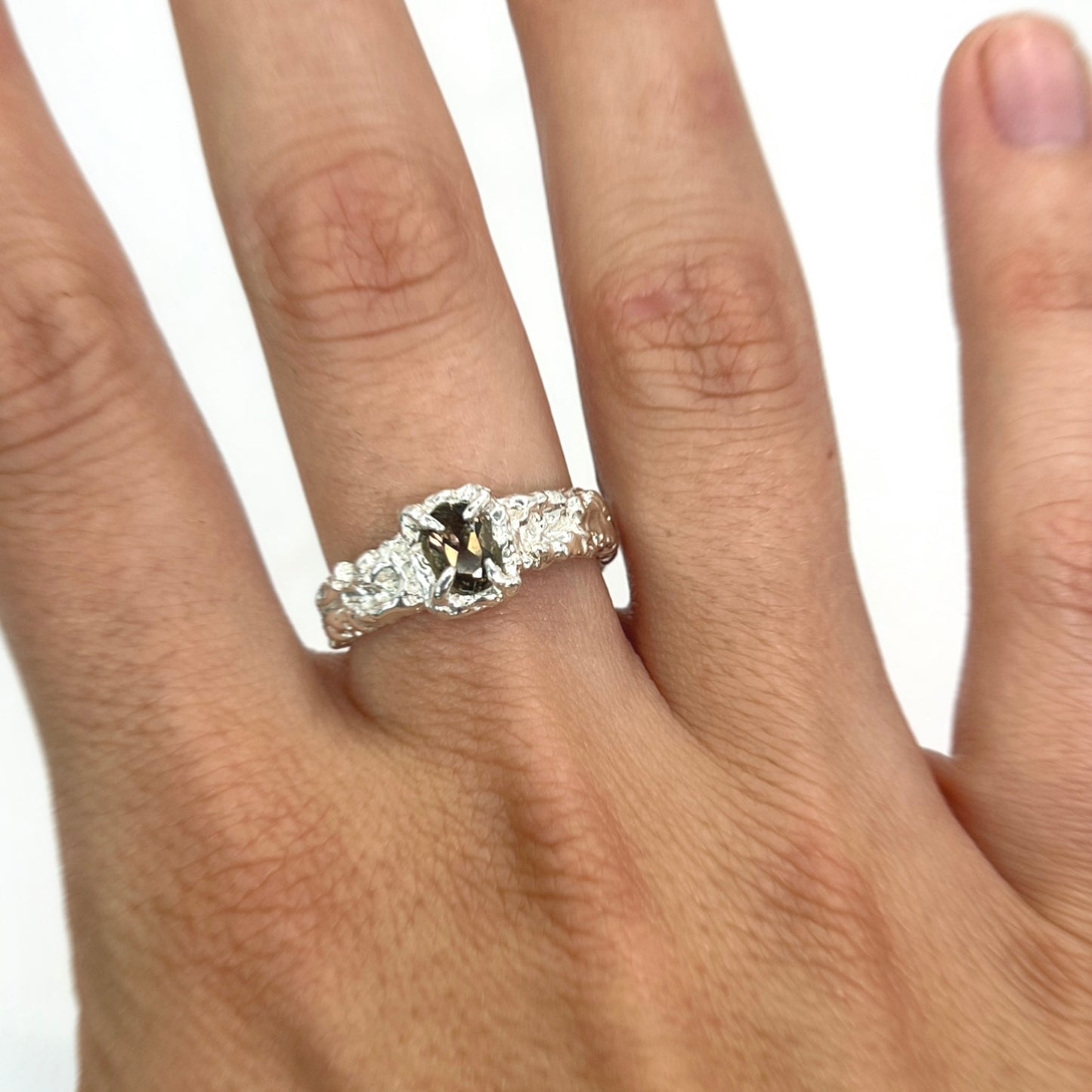 AZURIELLE QUARTZ RING