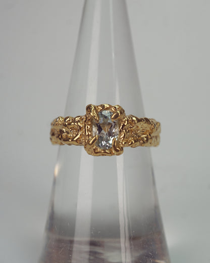 AZURIELLE TOPAZ RING GOLD