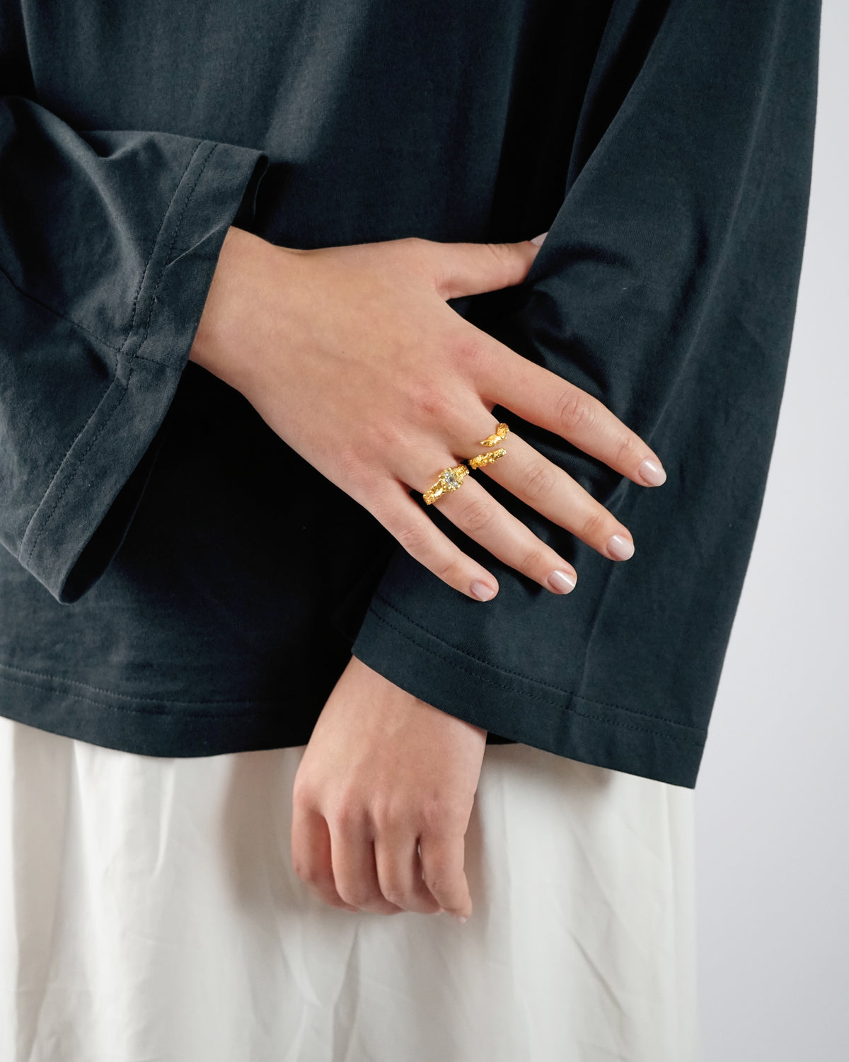 AZURIELLE TOPAZ RING GOLD